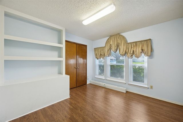 4920 Clover Haven Circle, Dallas, TX 75227