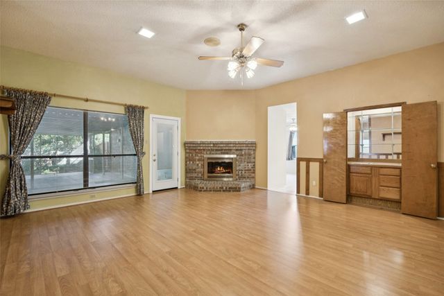 4920 Clover Haven Circle, Dallas, TX 75227