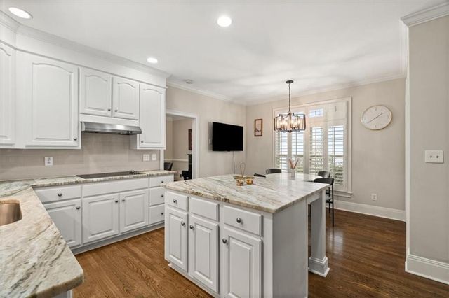 4512 Woodhaven NE, Marietta, GA 30067