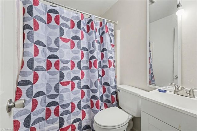 1958 Lakeview Road, Asheboro, NC 27203