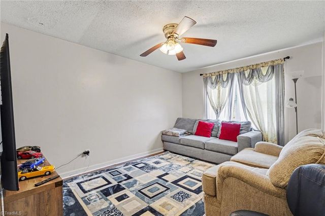 1958 Lakeview Road, Asheboro, NC 27203