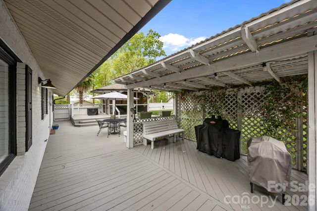 10708 Willow Oak Road, Norwood, NC 28128