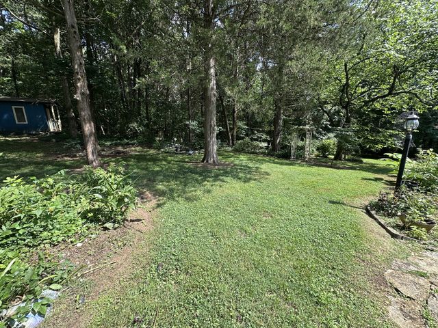 1016 Lakeview Dr, Hermitage, TN 37076