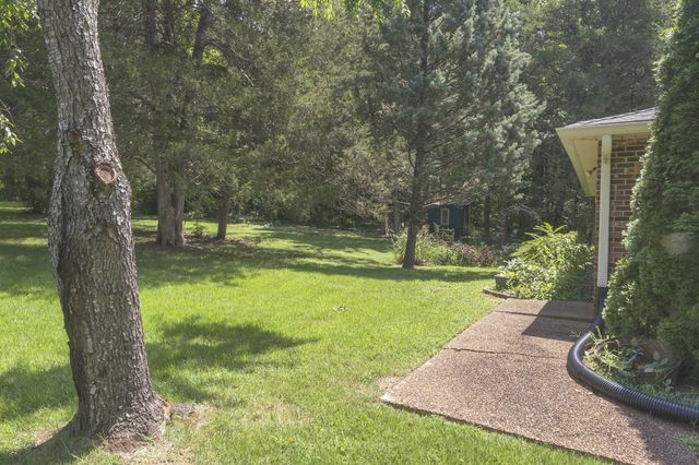 1016 Lakeview Dr, Hermitage, TN 37076