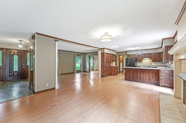 1016 Lakeview Dr, Hermitage, TN 37076