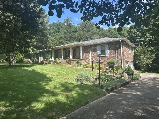 1016 Lakeview Dr, Hermitage, TN 37076