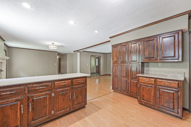 1016 Lakeview Dr, Hermitage, TN 37076