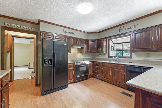 1016 Lakeview Dr, Hermitage, TN 37076