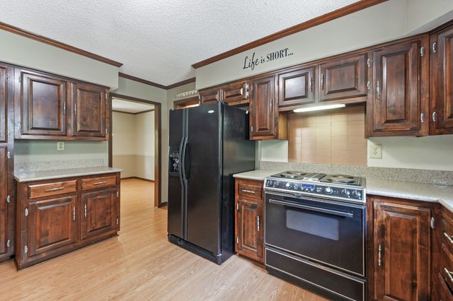 1016 Lakeview Dr, Hermitage, TN 37076