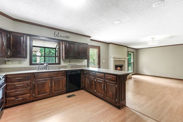 1016 Lakeview Dr, Hermitage, TN 37076