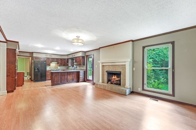 1016 Lakeview Dr, Hermitage, TN 37076