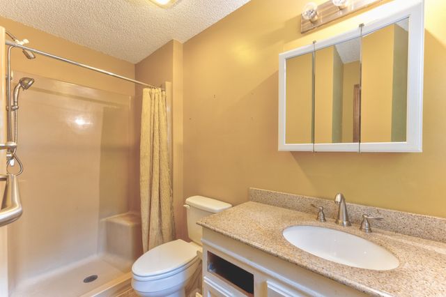 1016 Lakeview Dr, Hermitage, TN 37076