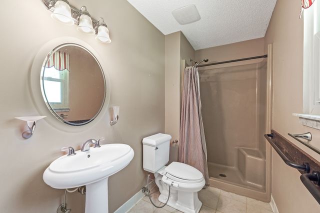 1016 Lakeview Dr, Hermitage, TN 37076