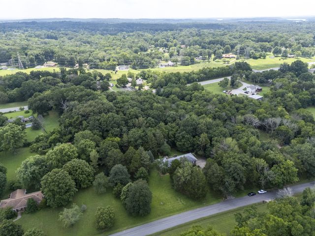 1016 Lakeview Dr, Hermitage, TN 37076