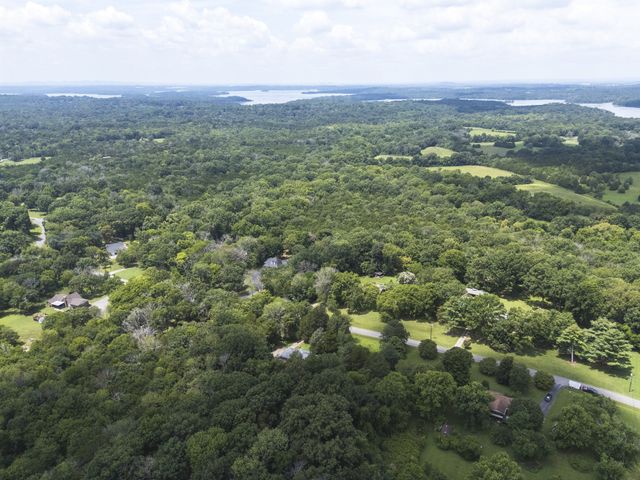 1016 Lakeview Dr, Hermitage, TN 37076