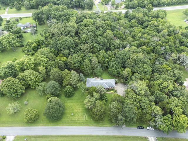 1016 Lakeview Dr, Hermitage, TN 37076