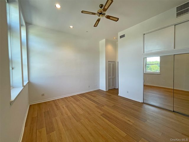 55 W Hartsdale Avenue H, Hartsdale, NY 10530