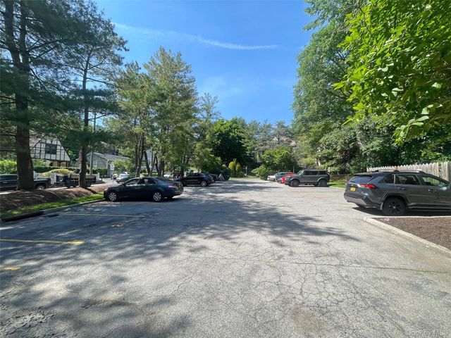 55 W Hartsdale Avenue H, Hartsdale, NY 10530