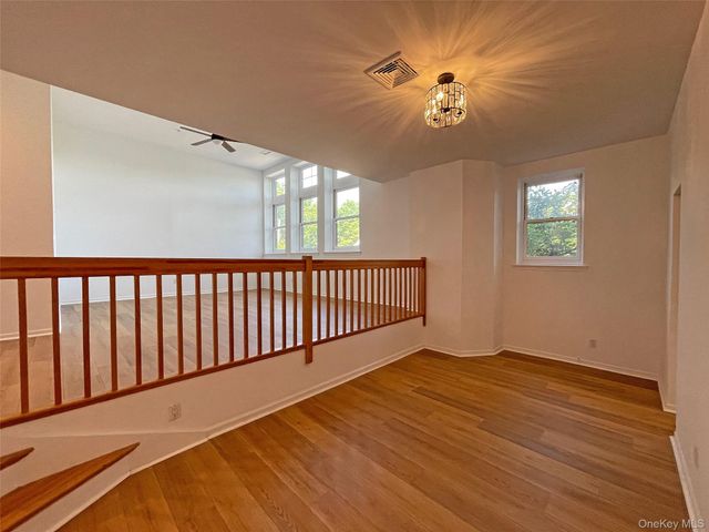55 W Hartsdale Avenue H, Hartsdale, NY 10530