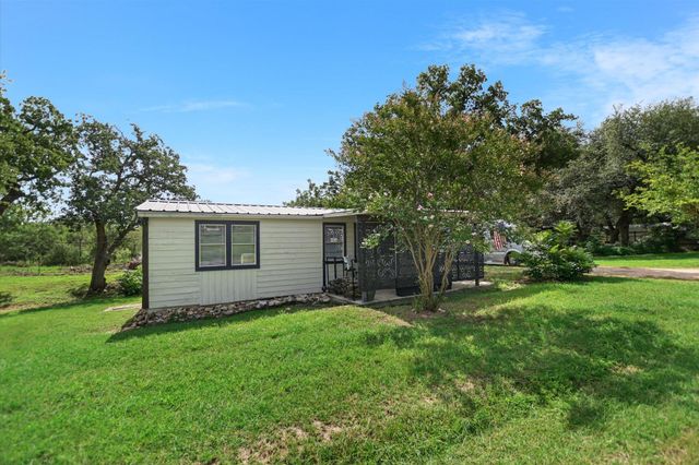 607 Driftwood LN, Cottonwood Shores, TX 78657