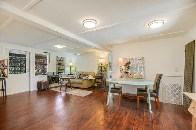 607 Driftwood LN, Cottonwood Shores, TX 78657