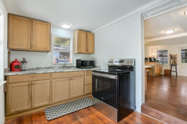 607 Driftwood LN, Cottonwood Shores, TX 78657