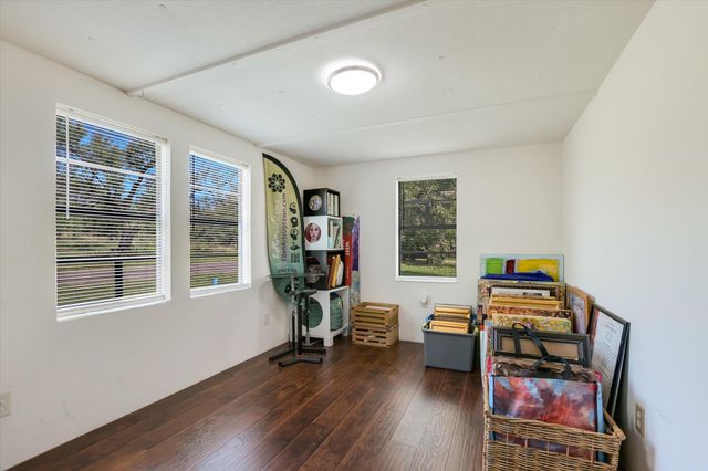 607 Driftwood LN, Cottonwood Shores, TX 78657