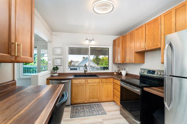 225 N 26th Avenue E, Duluth, MN 55812
