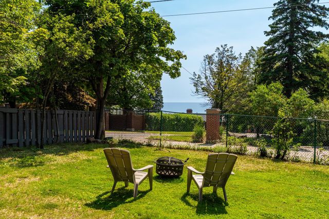 225 N 26th Avenue E, Duluth, MN 55812