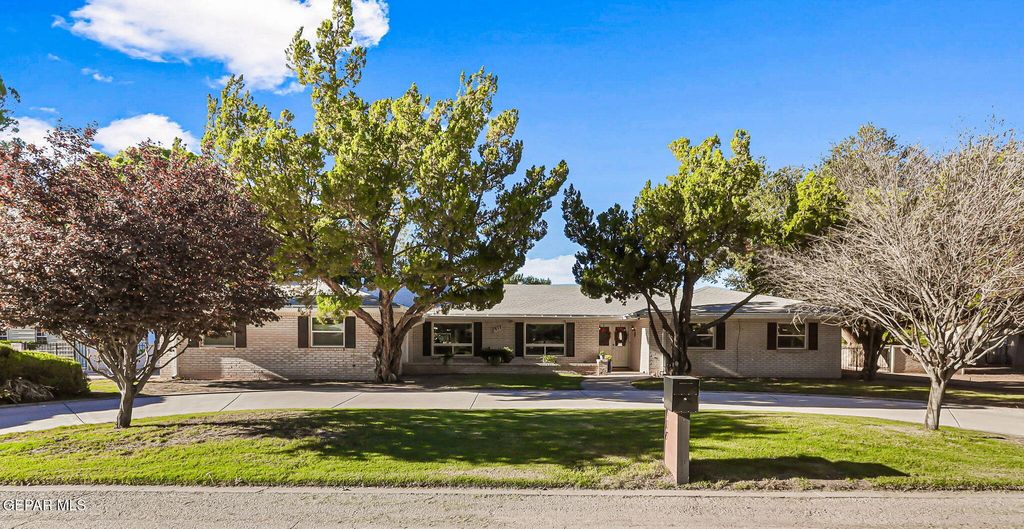 717 LIVE OAK Drive, El Paso, TX 79932