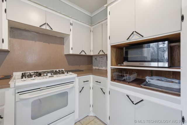 137 E 11th Avenue, Bristow, OK 74010