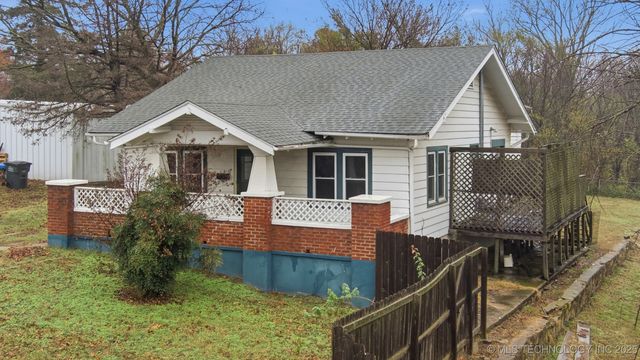 137 E 11th Avenue, Bristow, OK 74010