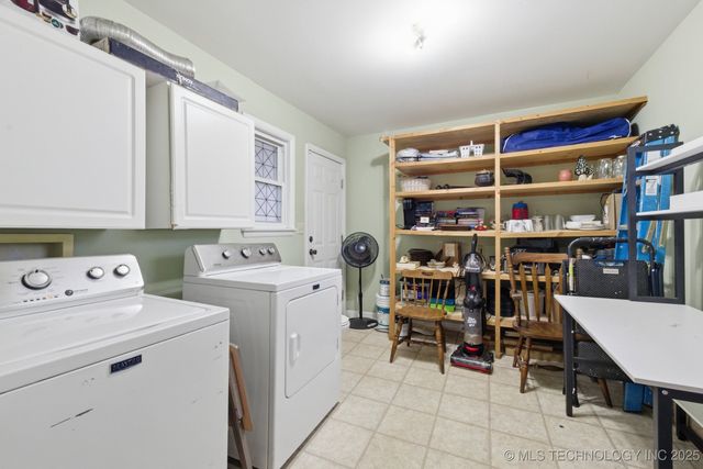 137 E 11th Avenue, Bristow, OK 74010