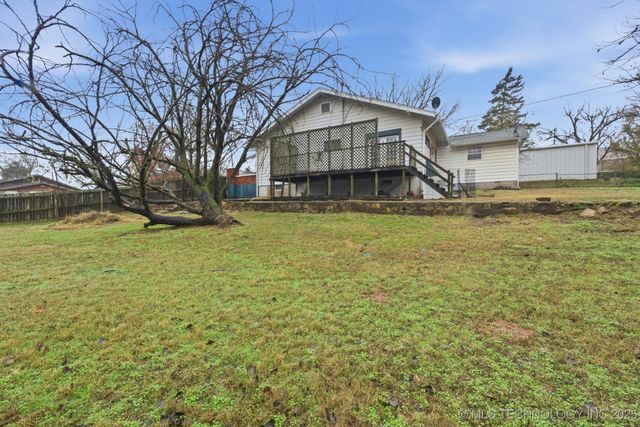 137 E 11th Avenue, Bristow, OK 74010