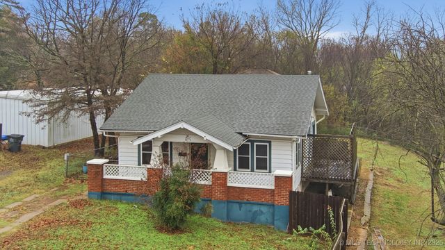 137 E 11th Avenue, Bristow, OK 74010