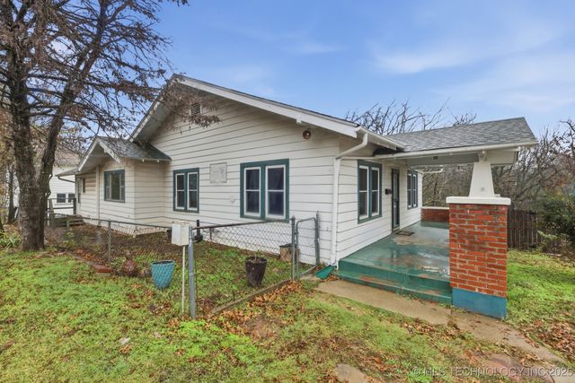 137 E 11th Avenue, Bristow, OK 74010