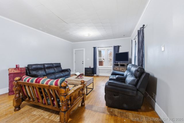 137 E 11th Avenue, Bristow, OK 74010