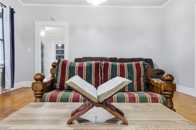 137 E 11th Avenue, Bristow, OK 74010