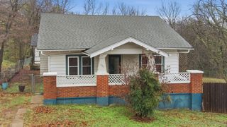 137 E 11th Avenue, Bristow, OK 74010