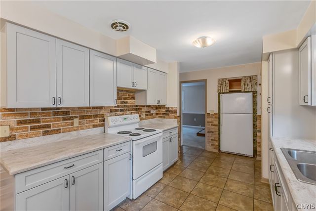 8953 Henry Clay Boulevard, Clay, NY 13041