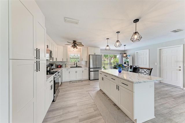 16 OAKLAND HILLS PLACE, Rotonda West, FL 33947