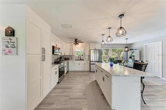 16 OAKLAND HILLS PLACE, Rotonda West, FL 33947