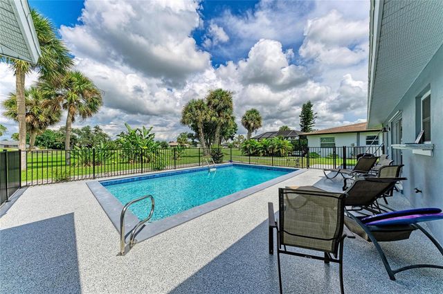 16 OAKLAND HILLS PLACE, Rotonda West, FL 33947