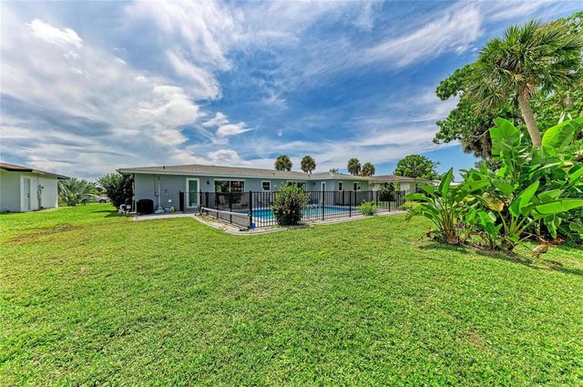 16 OAKLAND HILLS PLACE, Rotonda West, FL 33947