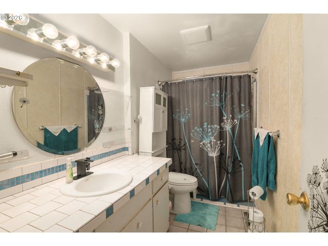 19780 WHITE CLOUD Cir, West Linn, OR 97068