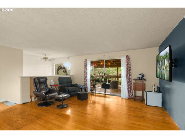 19780 WHITE CLOUD Cir, West Linn, OR 97068