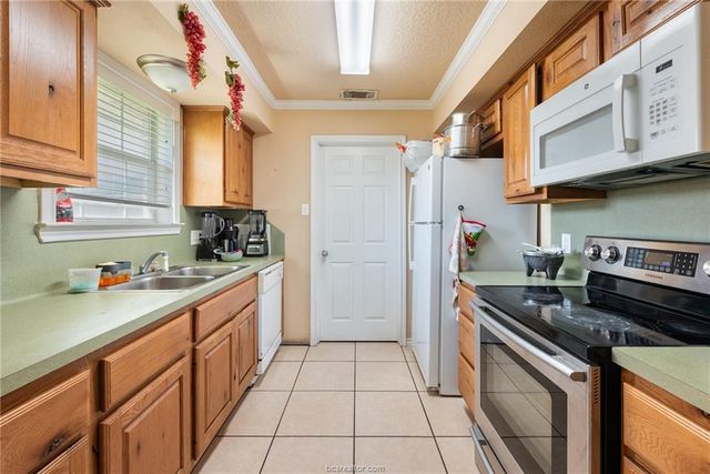 2330 Autumn Chase Loop A, College Station, TX 77840