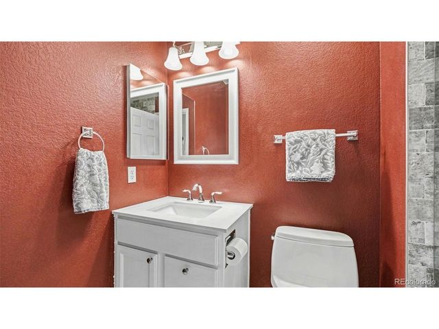 2822 Signal Creek Dr, Thornton, CO 80241