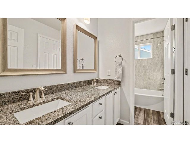 2822 Signal Creek Dr, Thornton, CO 80241