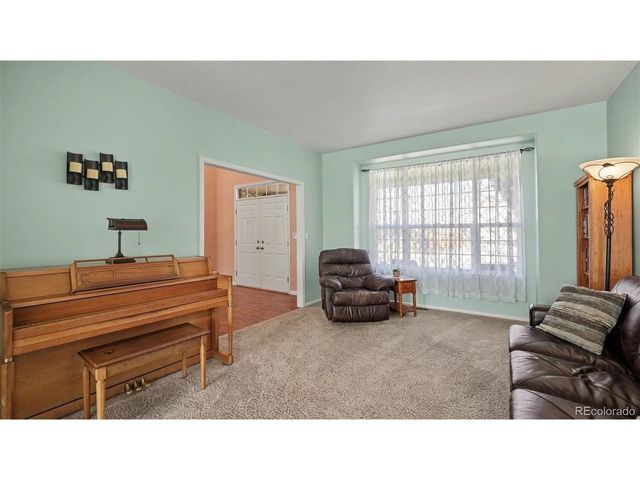 2822 Signal Creek Dr, Thornton, CO 80241